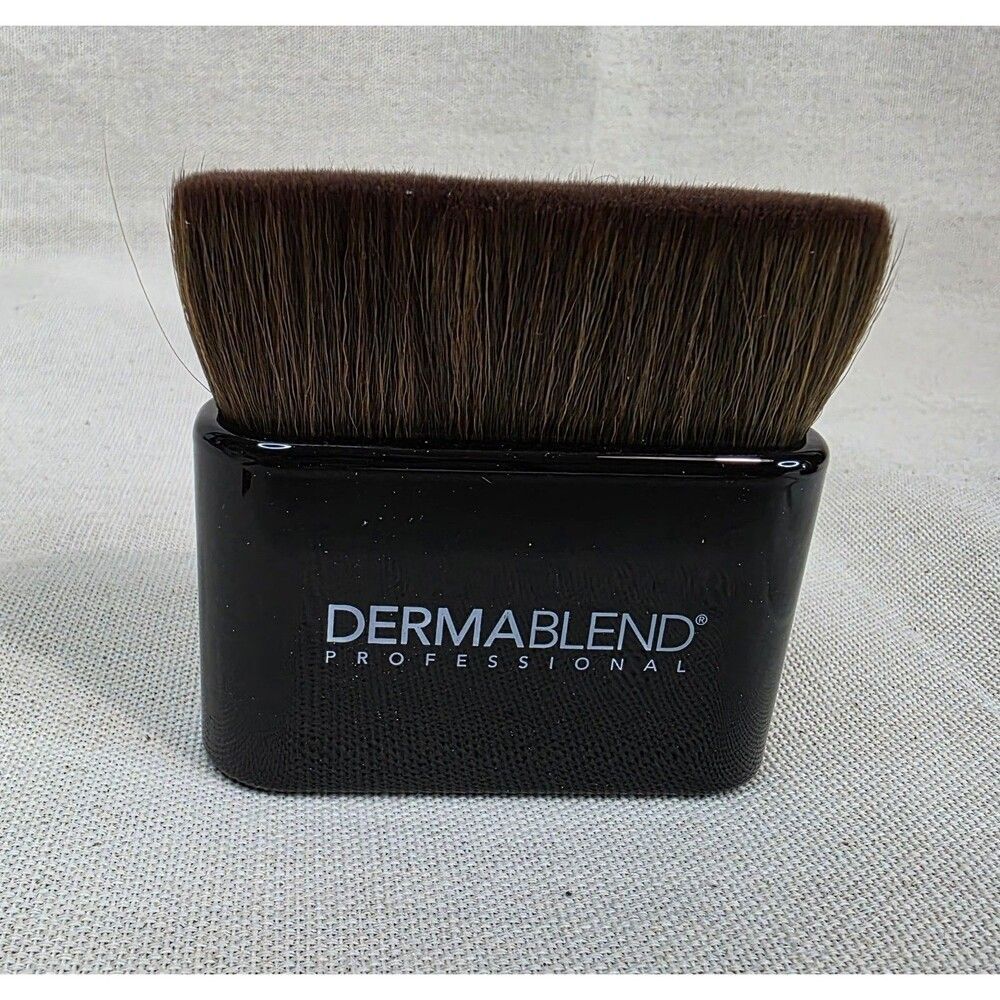 Dermablend Kabuki Body Brush Black Synthetic Fiber Cruelty-Free Lightweight NIB